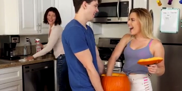 ล้วงควยใหญ่ ในฟังทอง สอนน้องชายเย็ดหี เย็ดแตกใน หีใหญ่เอามันส์