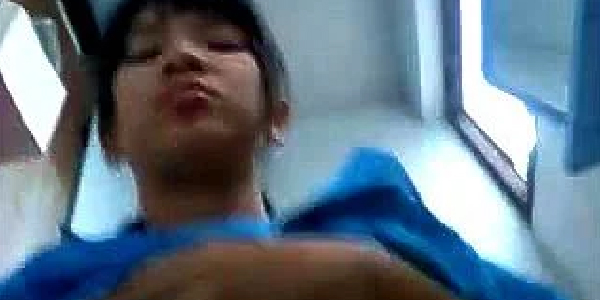 เย้ดในห้องน้ำโรงเรียน สาว xxxx เงี่ยนหีเจอควย แอบเย้ดหีท่าหมา