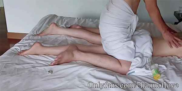 คลิป onlyfans นวดเย้ดสาวโอลี่แฟน  โดนหมอนวดคู่เทพกระเด้ารูเเตดอย่างเสียว ซอยท่าหมามิดลำควย